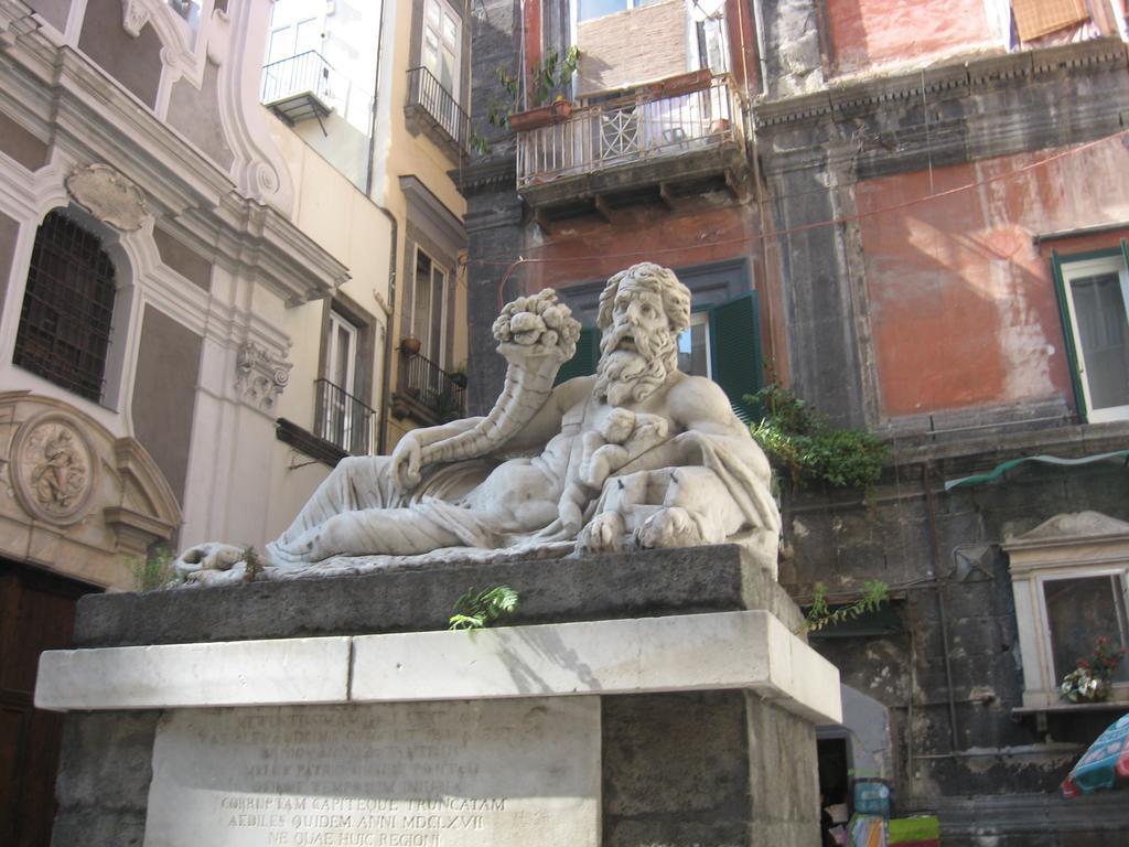 Holiday Grandelli Naples